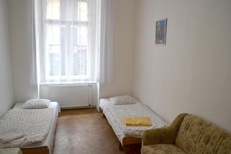 Gallery Hostel Praha Rom bilde